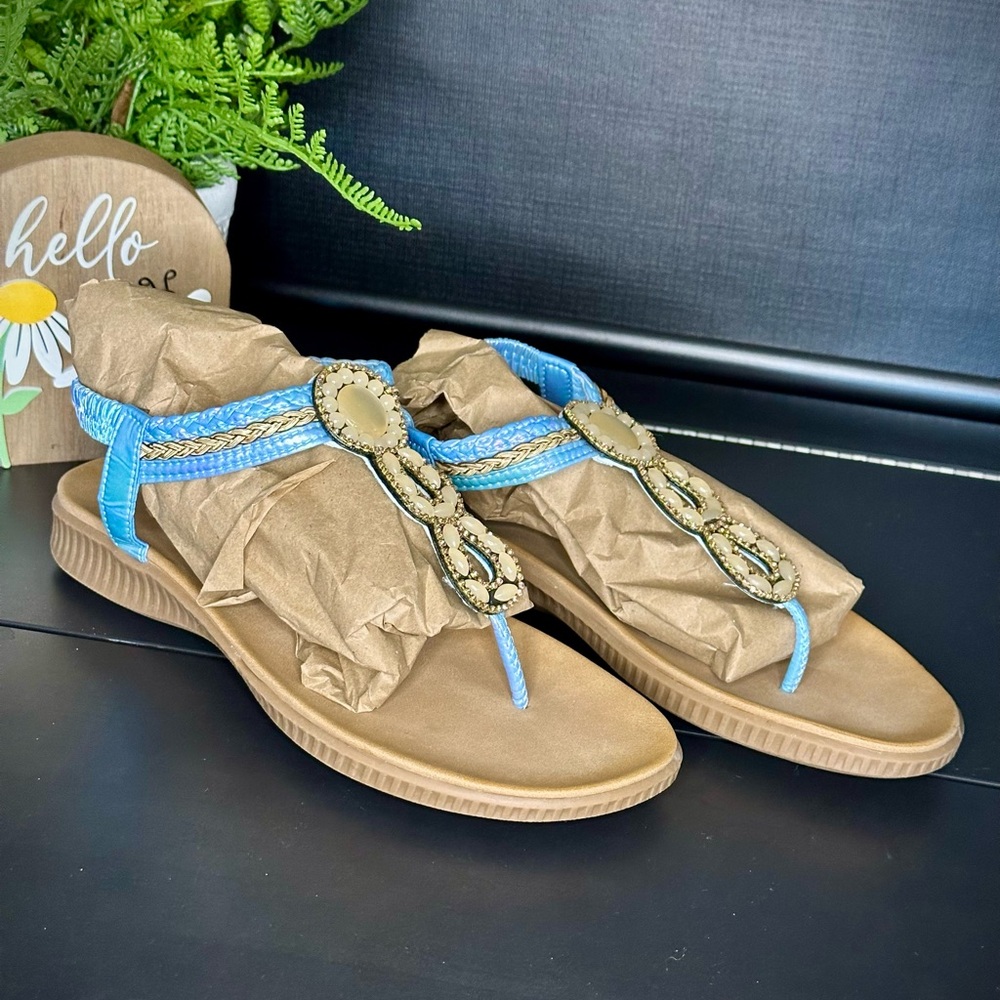 NWT Blue Women's Sandals Bohemian rhinestones flat Sandals flip Flops size 8